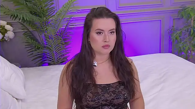 TrishaWinslet online show from November 14, 2025, 6:28 am