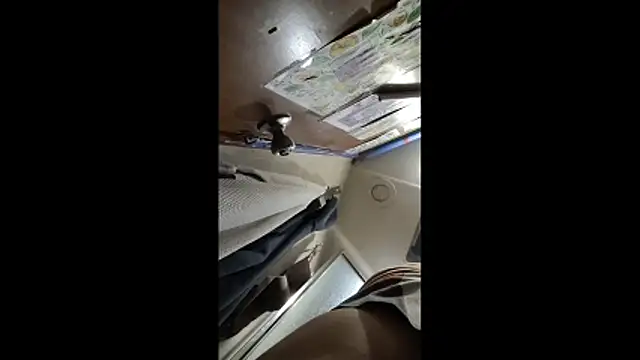 ILUV2TUCHMYKITTY online show from December 14, 2025, 2:07 am