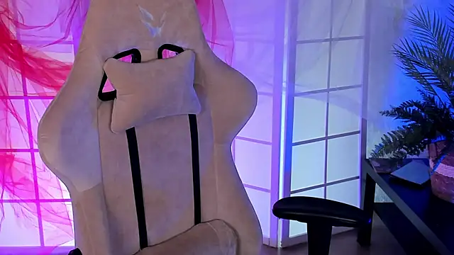 Snapshot of April_o_Nill chatting on November 12, 2025, 4:00 pm April o Nill online show from November 12, 2025, 4:00 pm