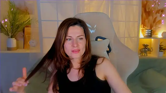 Snapshot of April_o_Nill chatting on December 15, 2024, 12:38 pm April o Nill online show from December 15, 2024, 12:38 pm