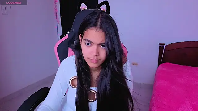 Snapshot of Victoriacarmo chatting on February 8, 2026, 3:54 pm Victoriacarmo online show from February 8, 2026, 3:54 pm