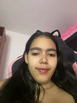 Snapshot of Victoriacarmo chatting on February 1, 2026, 11:14 pm Victoriacarmo online show from February 1, 2026, 11:14 pm