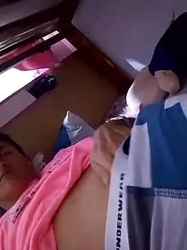 Snapshot of Pingas18cm chatting on September 15, 2025, 5:24 pm Pingas18cm online show from September 15, 2025, 5:24 pm