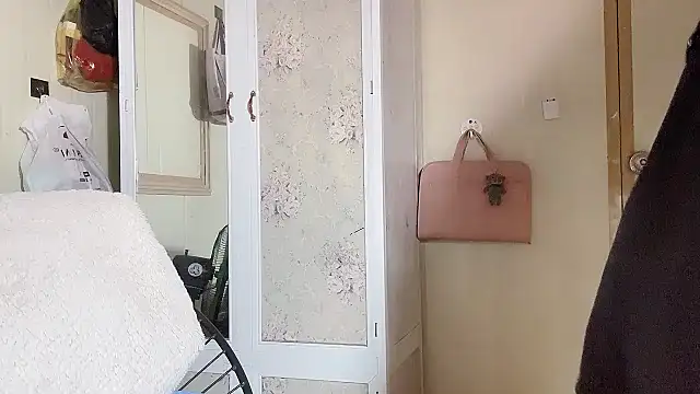 LinhChi 9x online show from March 26, 2026, 12:53 am