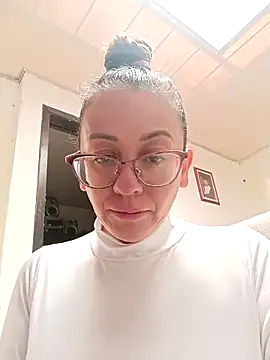 Snapshot of miss_hanna07 chatting on February 2, 2026, 5:12 pm miss hanna07 online show from February 2, 2026, 5:12 pm