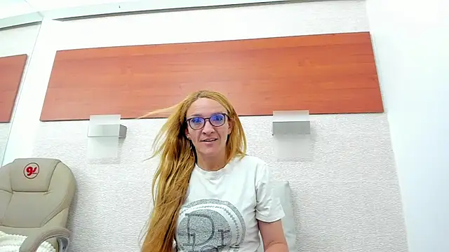 Snapshot of maddy_cartter chatting on October 30, 2025, 11:08 am maddy cartter online show from October 30, 2025, 11:08 am