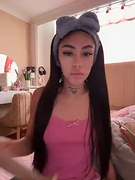 Effy Bonny online show from November 5, 2025, 2:20 pm