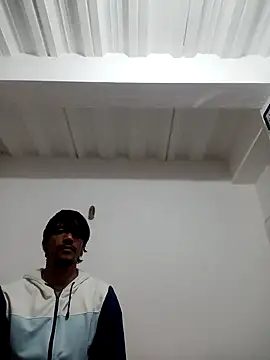 Snapshot of Leandona chatting on November 3, 2025, 3:48 pm Leandona online show from November 3, 2025, 3:48 pm