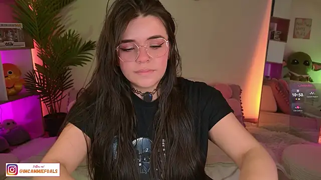 Snapshot of cammiefoalss chatting on October 6, 2025, 3:35 pm cammiefoalss online show from October 6, 2025, 3:35 pm