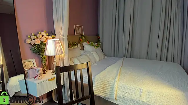 Snapshot of Dearly_Emily chatting on November 13, 2025, 5:17 pm Dearly Emily online show from November 13, 2025, 5:17 pm