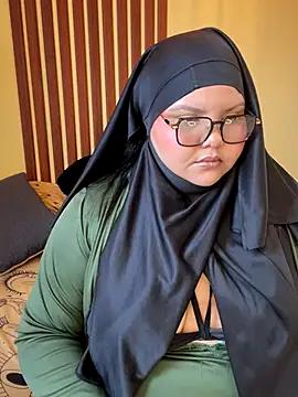  Shara Handal  online show from October 31, 2025, 2:13 pm