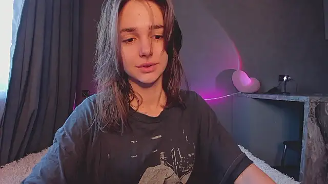 Snapshot of JudyAngil chatting on February 4, 2026, 6:30 am JudyAngil online show from February 4, 2026, 6:30 am