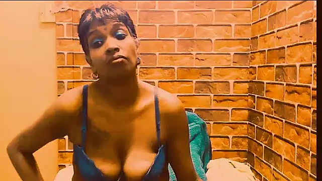 Fuckable Nasty MILF online show from June 4, 2026, 3:11 am