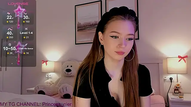 Snapshot of diana_nier chatting on October 25, 2025, 7:25 pm diana nier online show from October 25, 2025, 7:25 pm