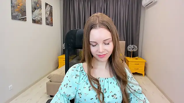 Snapshot of MileyWings chatting on March 8, 2025, 4:23 am MileyWings online show from March 8, 2025, 4:23 am