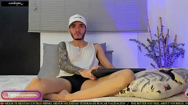 Snapshot of Tylergiuseppe_ chatting on February 10, 2025, 2:26 pm Tylergiuseppe  online show from February 10, 2025, 2:26 pm
