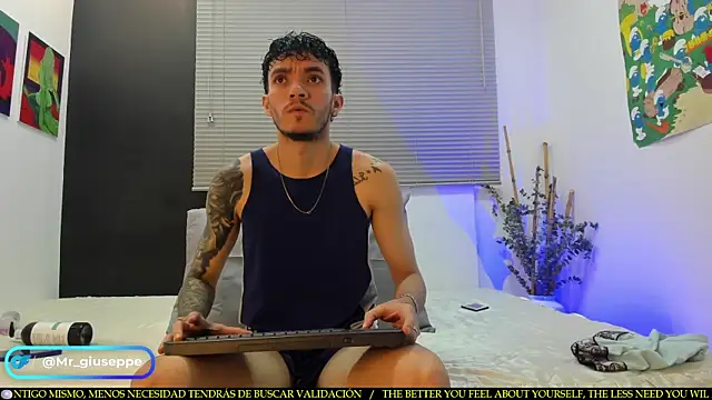 Snapshot of Tylergiuseppe_ chatting on February 14, 2025, 10:36 pm Tylergiuseppe  online show from February 14, 2025, 10:36 pm