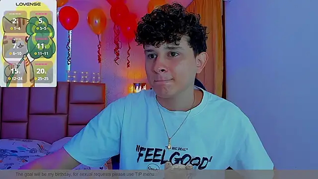 Snapshot of Nathan_Bluee chatting on March 19, 2025, 1:29 pm Nathan Bluee online show from March 19, 2025, 1:29 pm