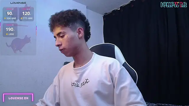 Snapshot of sexybat_twink chatting on October 29, 2025, 10:20 pm sexybat twink online show from October 29, 2025, 10:20 pm