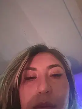 Snapshot of Khalyk_G chatting on November 2, 2025, 12:04 am Khalyk G online show from November 2, 2025, 12:04 am