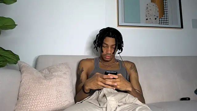 Snapshot of Skinnyblackman chatting on December 2, 2025, 5:42 am Skinnyblackman online show from December 2, 2025, 5:42 am