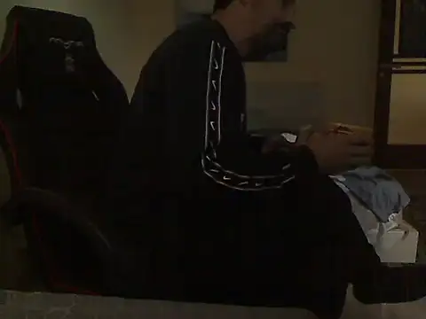 amydamarw online show from December 5, 2025, 6:56 am