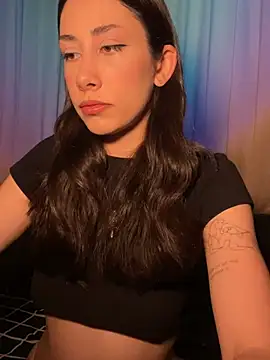 Sophiehii online show from April 14, 2026, 12:21 pm