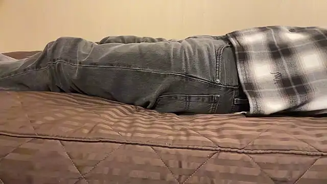 atom0407 online show from March 25, 2026, 5:01 pm