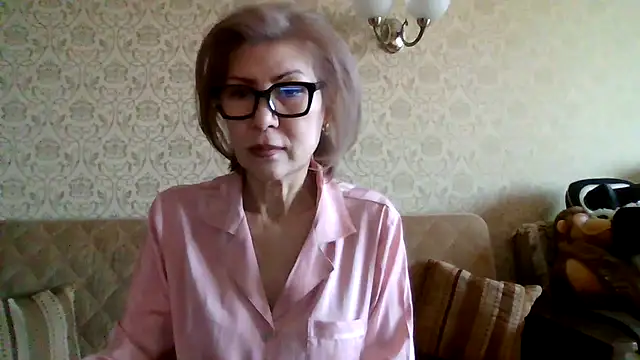 Elegant00Lady online show from March 19, 2026, 10:37 am