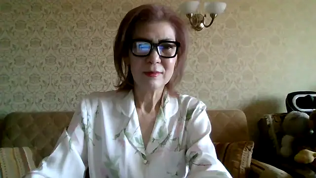 Elegant00Lady online show from February 2, 2026, 4:22 am