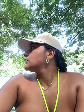 Snapshot of anaesca chatting on November 3, 2025, 2:31 pm anaesca online show from November 3, 2025, 2:31 pm