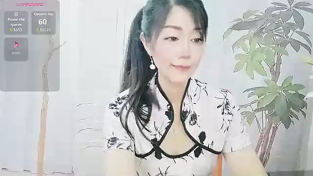CindyHK online show from October 13, 2025, 4:19 pm