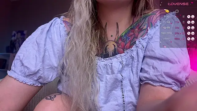 Snapshot of Tanya_Acid chatting on November 14, 2025, 10:57 pm Tanya Acid online show from November 14, 2025, 10:57 pm