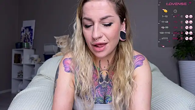 Snapshot of Tanya_Acid chatting on November 11, 2025, 3:34 am Tanya Acid online show from November 11, 2025, 3:34 am