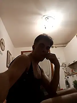 Snapshot of Giocandoassieme chatting on November 17, 2025, 10:03 pm Giocandoassieme online show from November 17, 2025, 10:03 pm