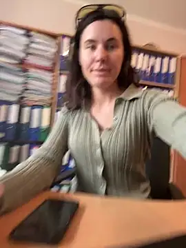 Snapshot of Sara_darling chatting on March 12, 2025, 11:21 am Sara darling online show from March 12, 2025, 11:21 am