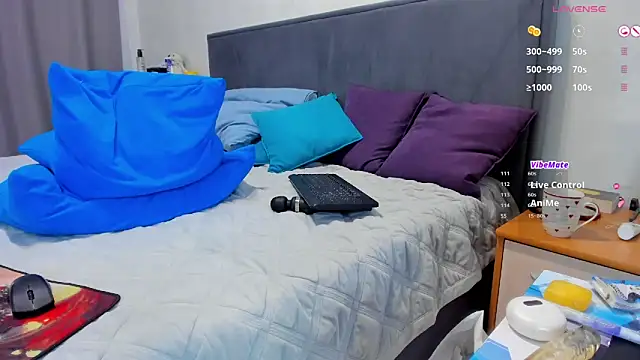 Snapshot of _Luna_Ly chatting on November 19, 2025, 3:39 am Luna Ly online show from November 19, 2025, 3:39 am