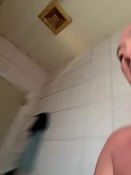 chih515 online show from April 17, 2026, 11:29 pm