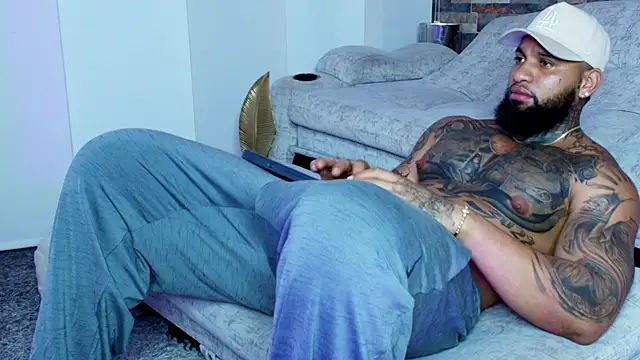 Snapshot of zaiin_diesel chatting on October 1, 2025, 10:24 pm zaiin diesel online show from October 1, 2025, 10:24 pm