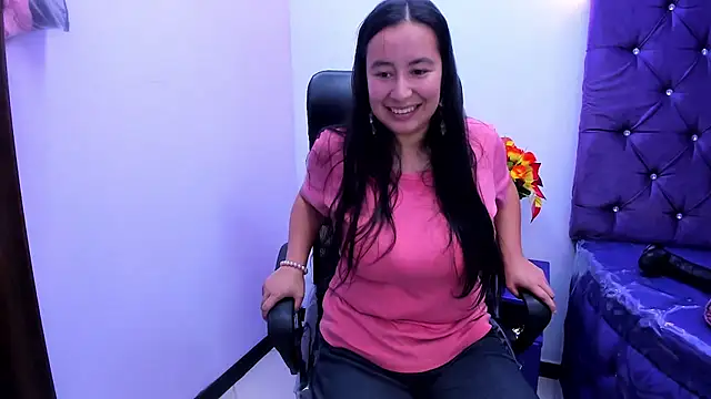 NaomyPrinces online show from May 25, 2026, 2:38 pm
