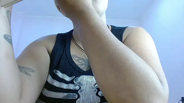 Snapshot of april_bunnyy chatting on June 10, 2026, 8:43 pm april bunnyy online show from June 10, 2026, 8:43 pm