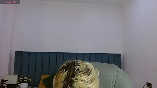 Snapshot of april_bunnyy chatting on June 16, 2026, 8:42 pm april bunnyy online show from June 16, 2026, 8:42 pm