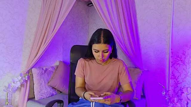 Larabrooks online show from May 27, 2026, 7:10 pm
