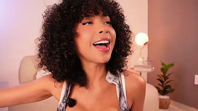 Snapshot of OSHUN_ chatting on March 23, 2026, 1:44 pm OSHUN online show from March 23, 2026, 1:44 pm