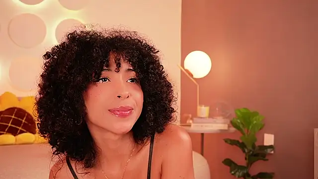 Snapshot of OSHUN_ chatting on April 13, 2026, 1:04 pm OSHUN online show from April 13, 2026, 1:04 pm