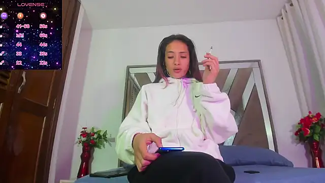 Snapshot of ZOEE_COOPER chatting on December 20, 2024, 4:20 am ZOEE COOPER online show from December 20, 2024, 4:20 am