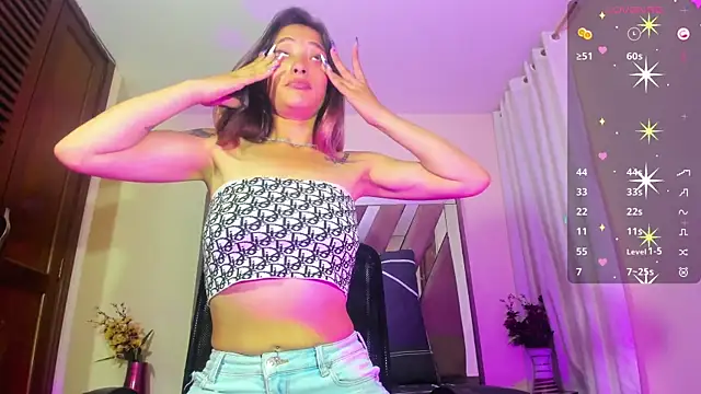 Snapshot of ZOEE_COOPER chatting on January 14, 2025, 3:53 am ZOEE COOPER online show from January 14, 2025, 3:53 am