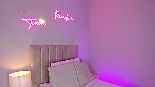  angela x online show from February 4, 2025, 5:55 pm