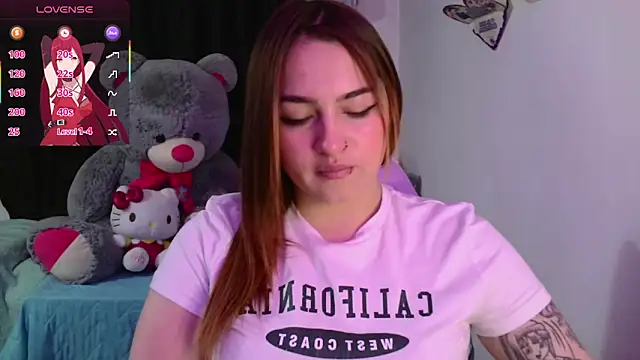 Snapshot of lucycherry__ chatting on November 20, 2025, 8:37 am lucycherry online show from November 20, 2025, 8:37 am