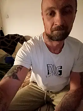 Snapshot of Diabel86 chatting on September 17, 2025, 10:12 pm Diabel86 online show from September 17, 2025, 10:12 pm